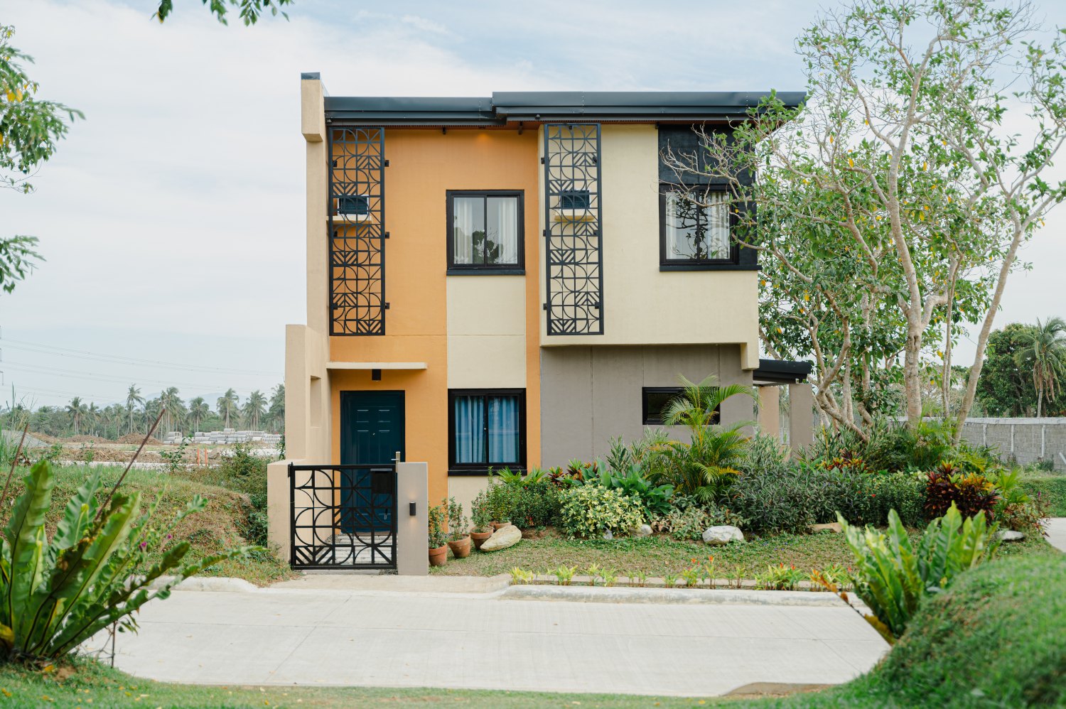 Living Made Easy: The Advantages of Buying a House and Lot in Lipa, Batangas